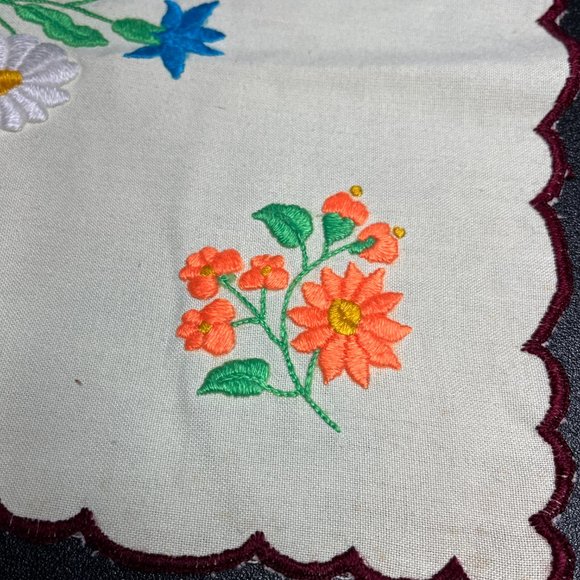 Vintage Hungarian Matyo Table Runner. Small - Picture 5 of 10